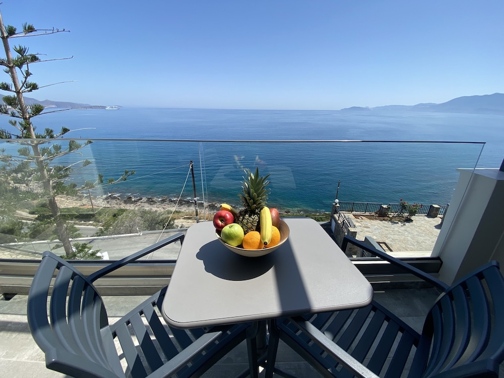 Ostria Apartments