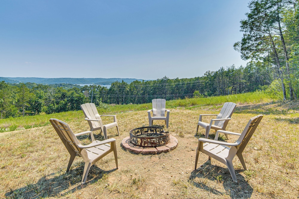 Lake View & Game Room on 3 1/2 Acres, Near Marina