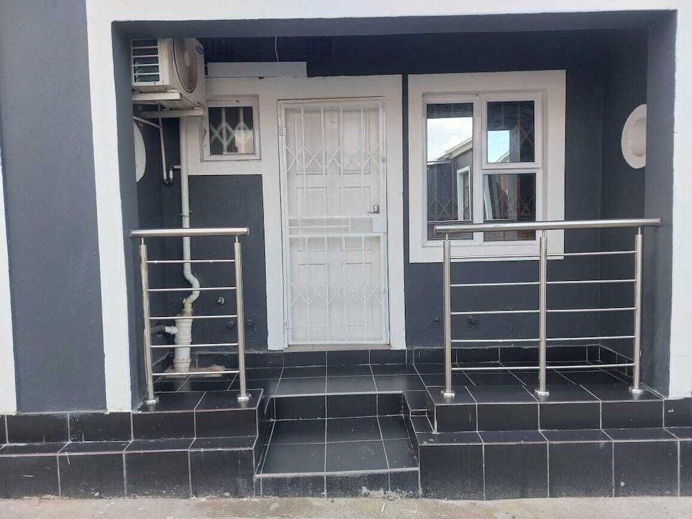 Gold Crown Self-catering Apartment