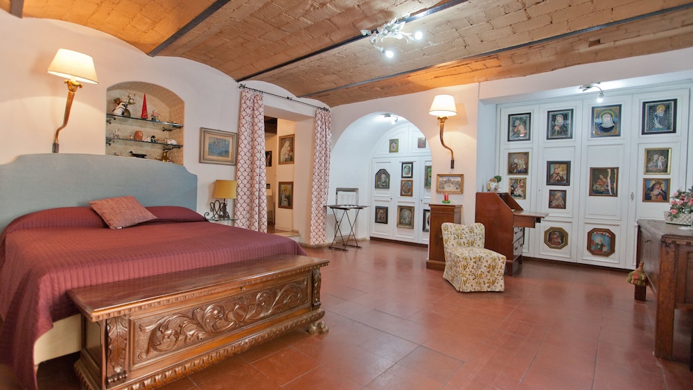 Rental in Rome Arco Ciambella Studio