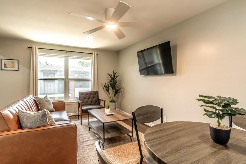 Stylish 1BR Urban Retreat