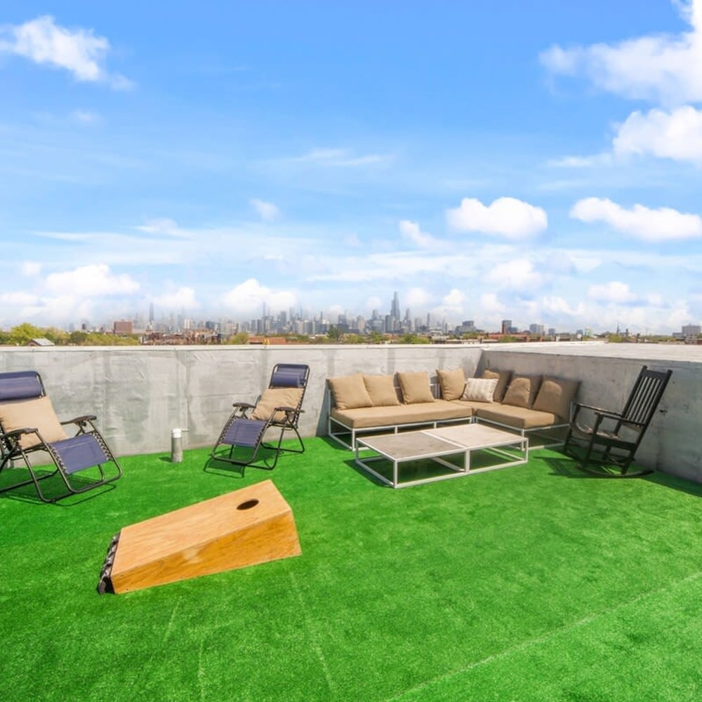 4-bedroom Penthouse w 2 Large Balconies Rooftop