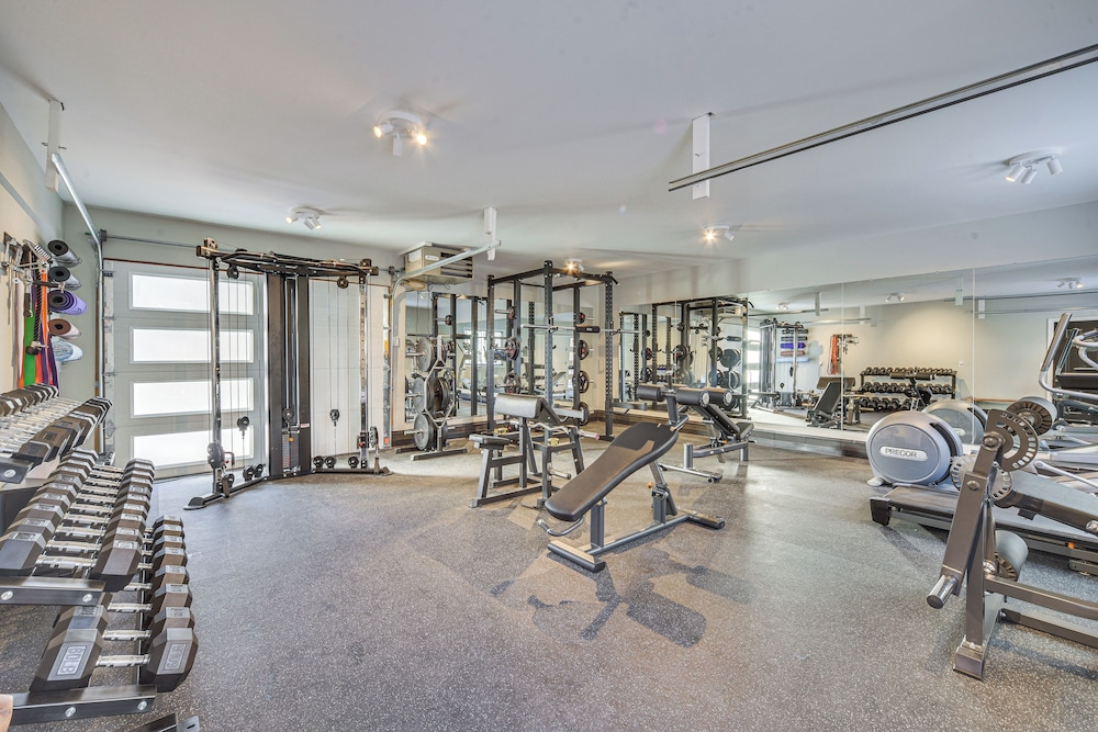Boat Dock, Full Gym: Waterfront Nelson Lake Gem!