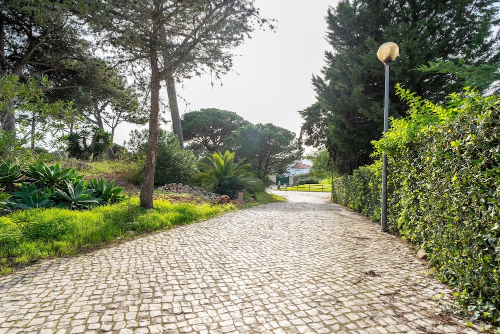 Fairview Villa by Cadenzalux