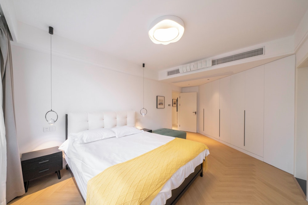 Book and Bed - Xujiahui