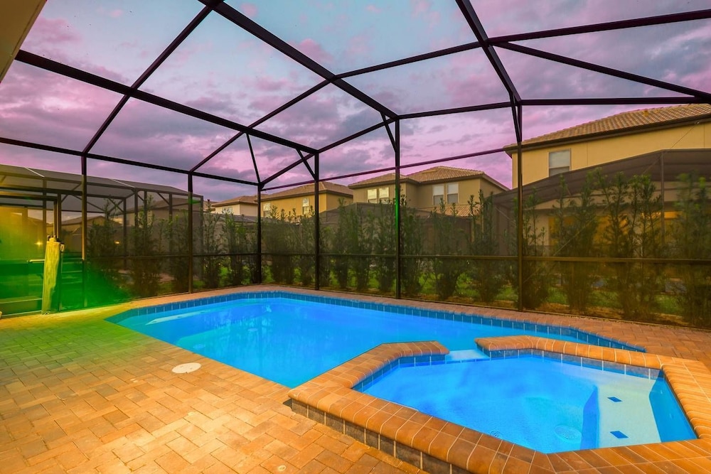 Stylish and Stunning 5BD Pool Home in Solterra - #5st452 - Image 5