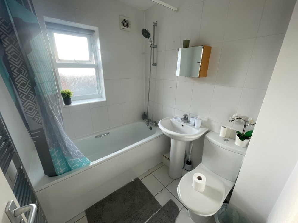 Stylish Two Bedroom Apartment in Leeds