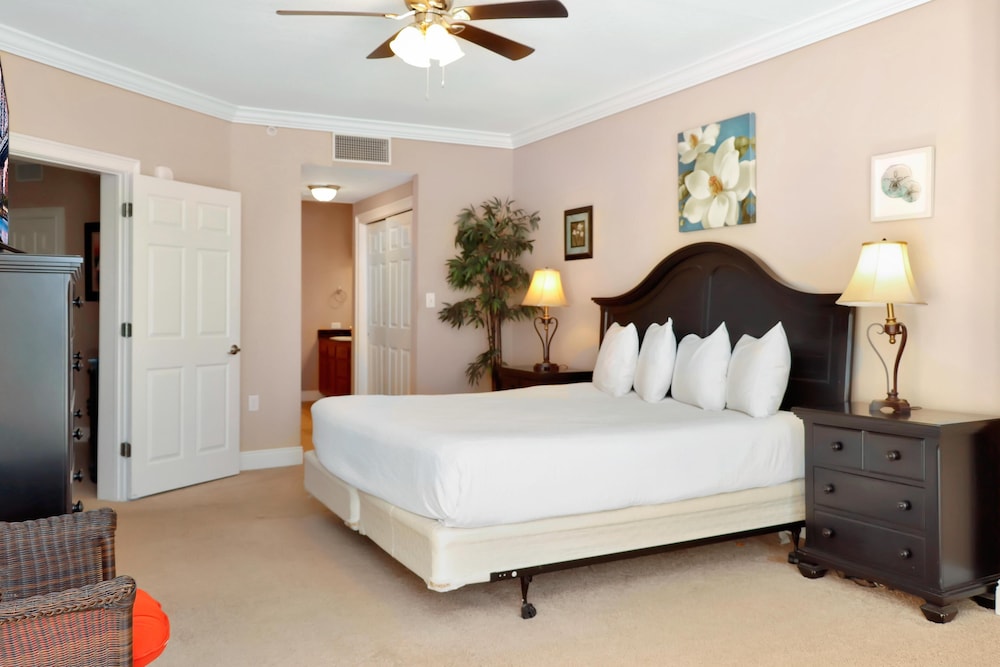 Paradise Shores 105