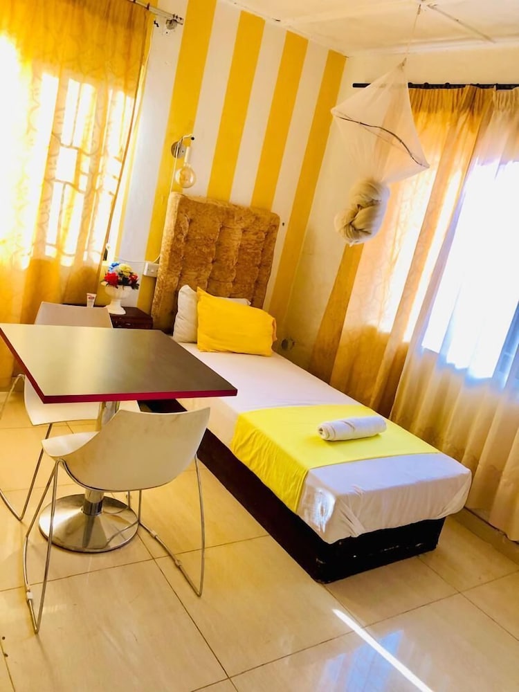 ZUNOX GUEST HOUSE