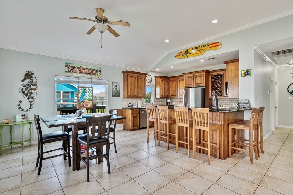 Outlaw's Inn 3 Bedroom Home