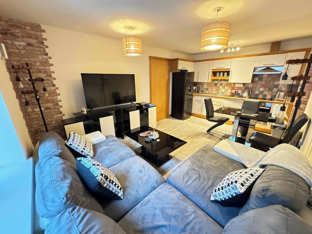 Spacious 2-bed Flat Next to Piccadilly Station