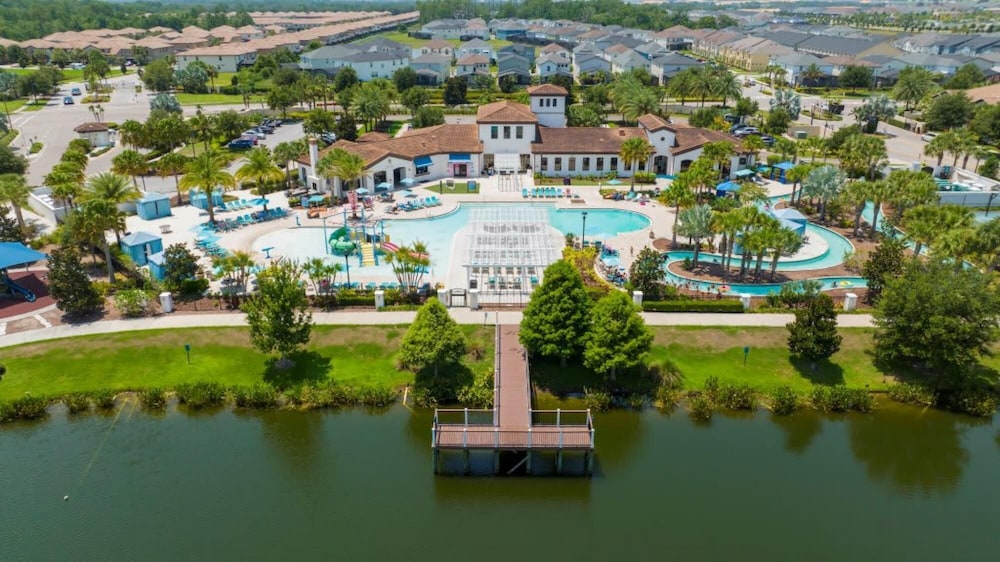 Amazing 5BR Private Pool Lakeview Near Disney