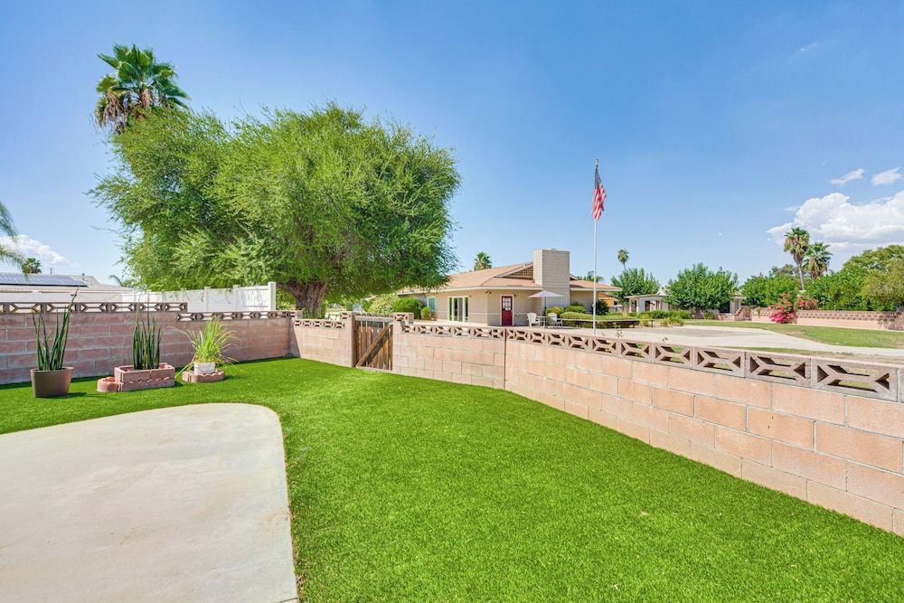 Hemet Retreat w/ Peak Views + 2 Saunas