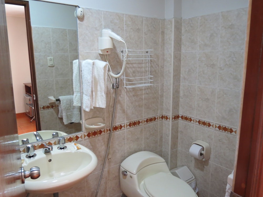 Miraflores Inn