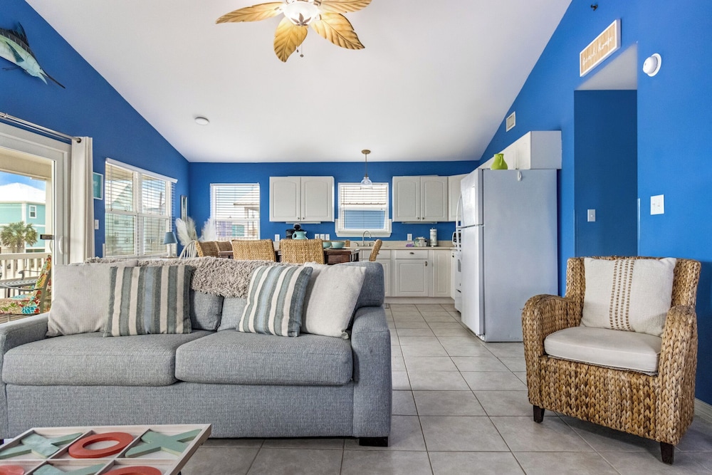 Bikini Bottom by Southern Vacation Rentals