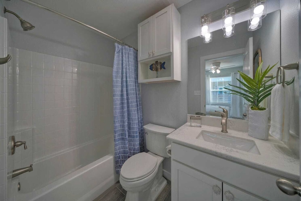 Two Port A Homes Near Beach & Nature Preserve Ideal Group Retreat