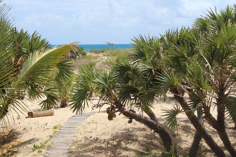 Sunset Villa - Luxury Beachfront Villa with Private Pool by Karula Sand Villas
