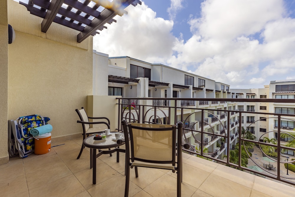 Palm Aruba Condos