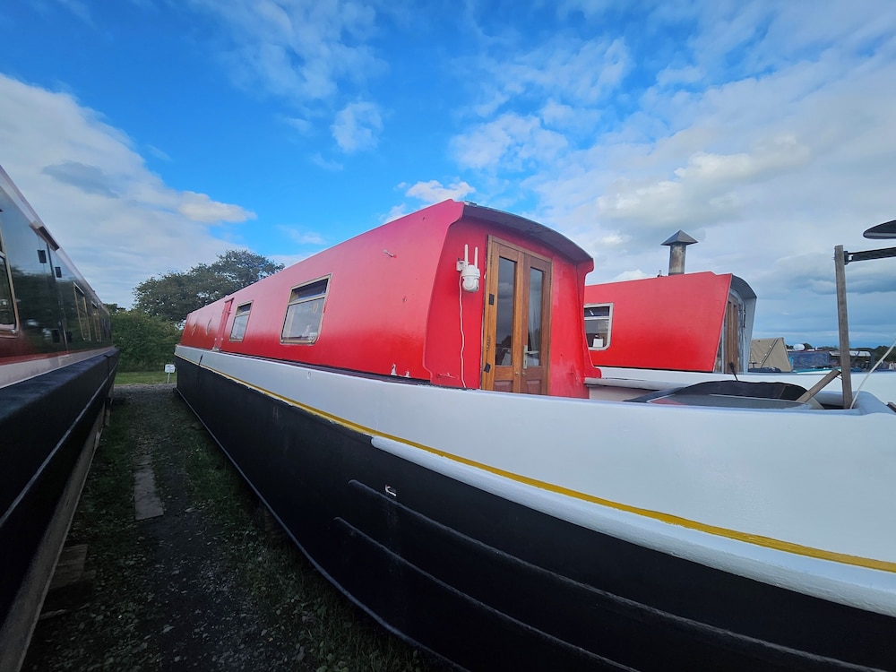 Komet canal boat company limited