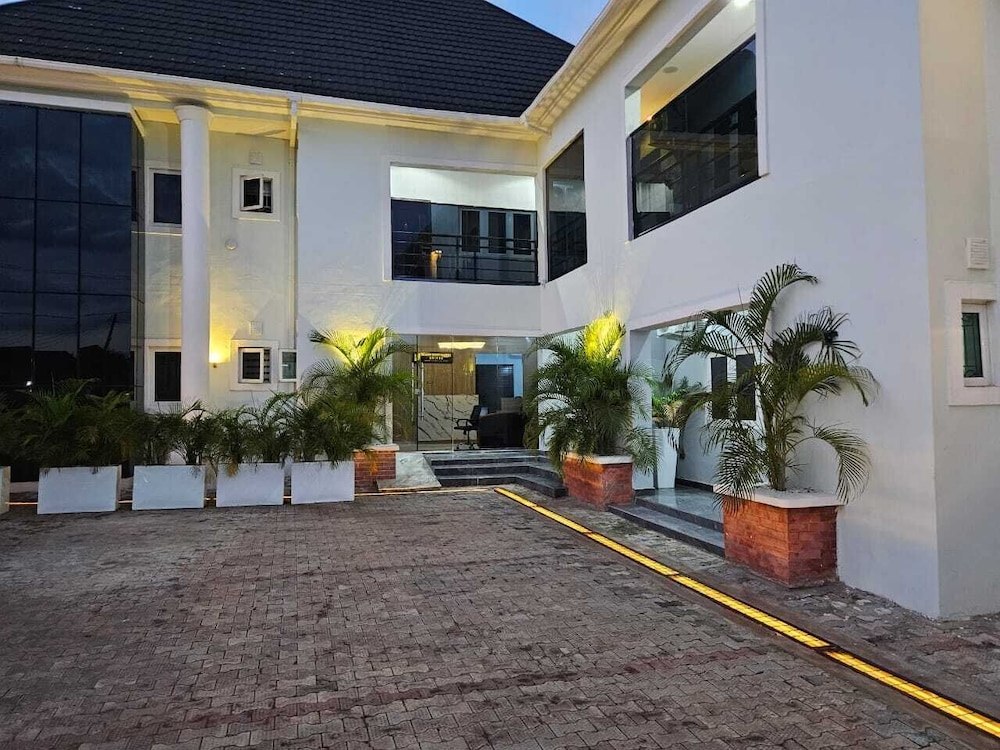 Ihsuites