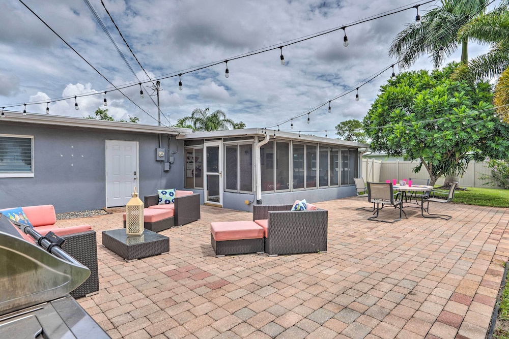 Colorful Fort Myers Home w/ Sunroom & Patio!