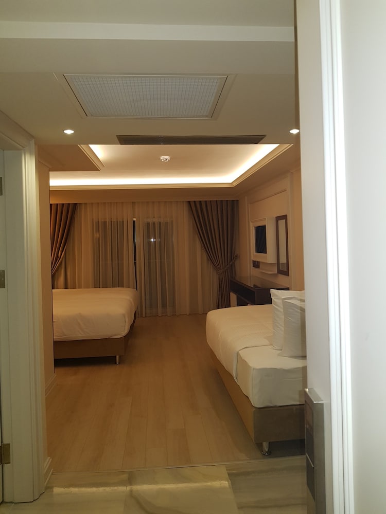 Grand Marcello Otel - Image 22