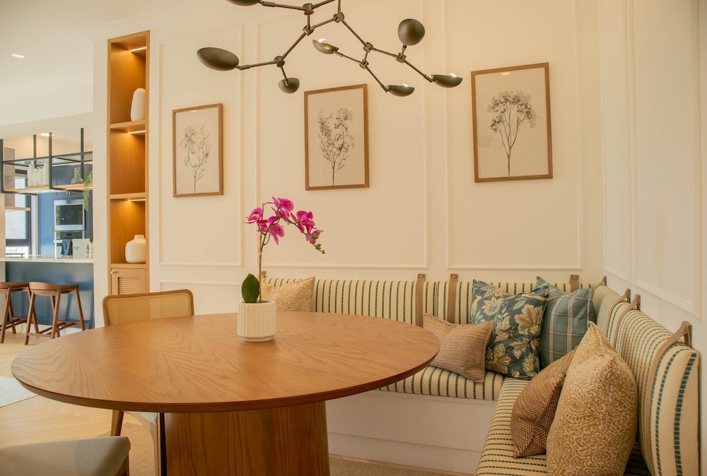 w Lovely 3BR With Incredible Balcony in Miraflores