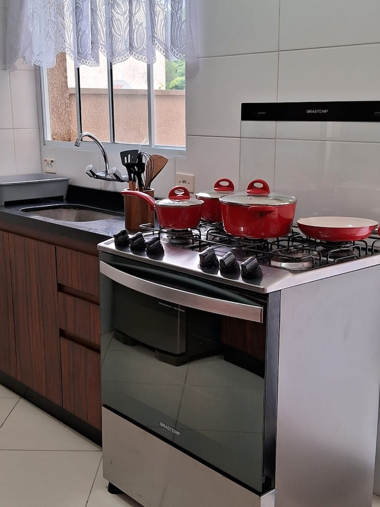 Apto Prédio Costa 1 c/ garagem no centro