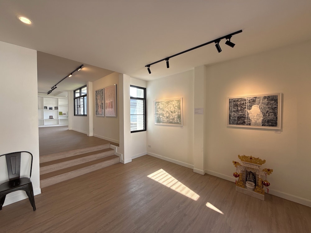 Modern Family House - 4 Bedrooms 5 Mins From Old Town With Gallery - Deja Home