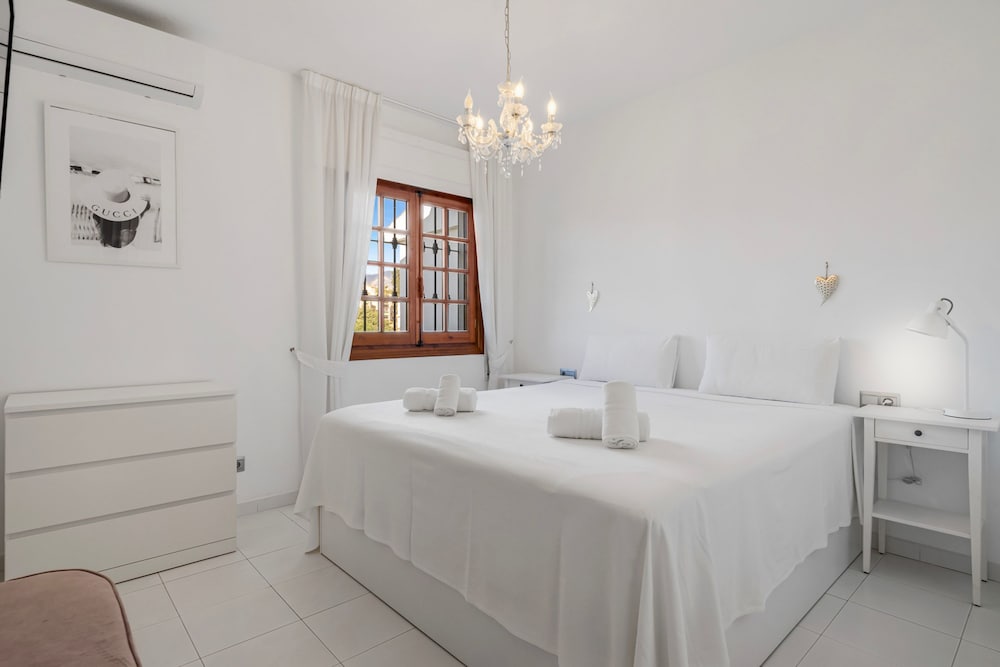 La Campana Apartment With Pool - Ref 60
