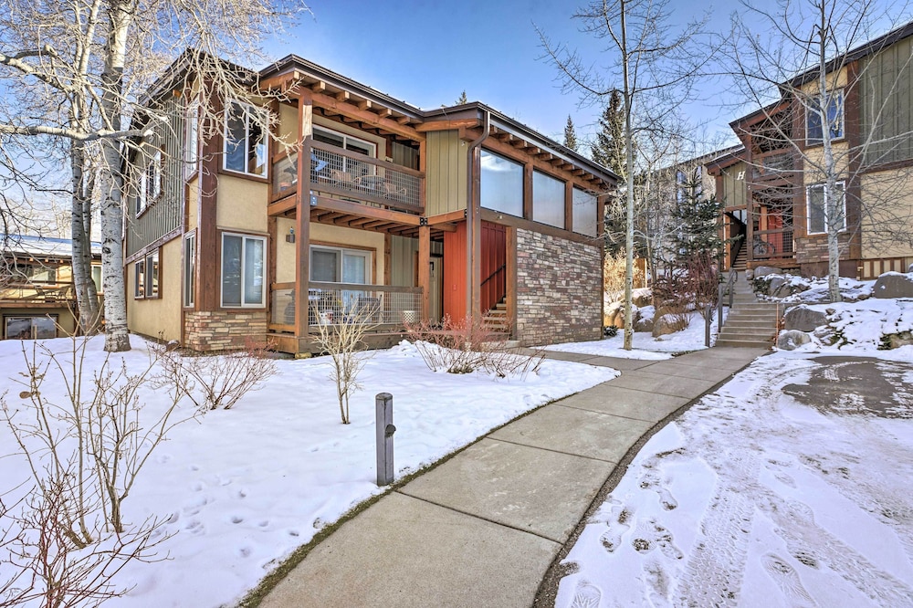 Ski-in/out Snowmass Condo w/ Community Hot Tub! view 5