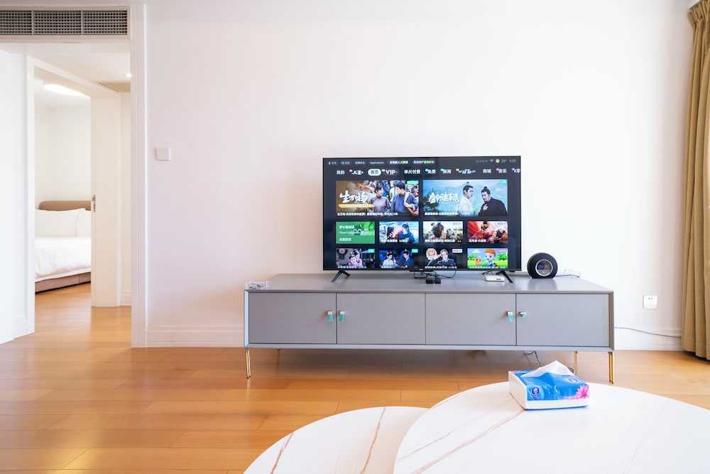 Tyms Comfortable 2BR 1BA Apt Xujiahui