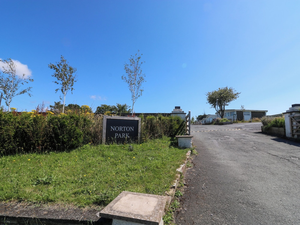 61 Norton Park