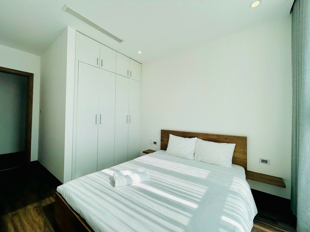 Sunny - Vinhomes Skylake Residences