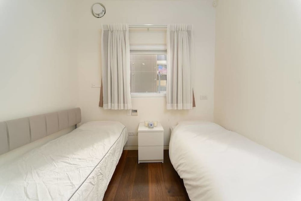 Luxury 2BR on the water by HolyGuest view 4