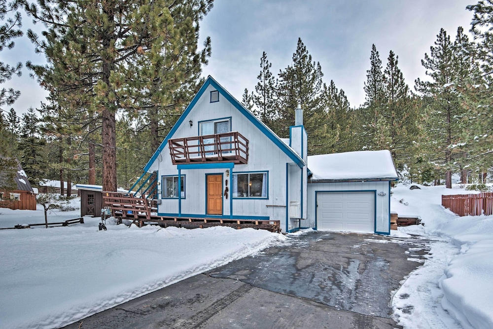 Peaceful & Upscale Ski Cabin: 11 Mi to Heavenly! view 3