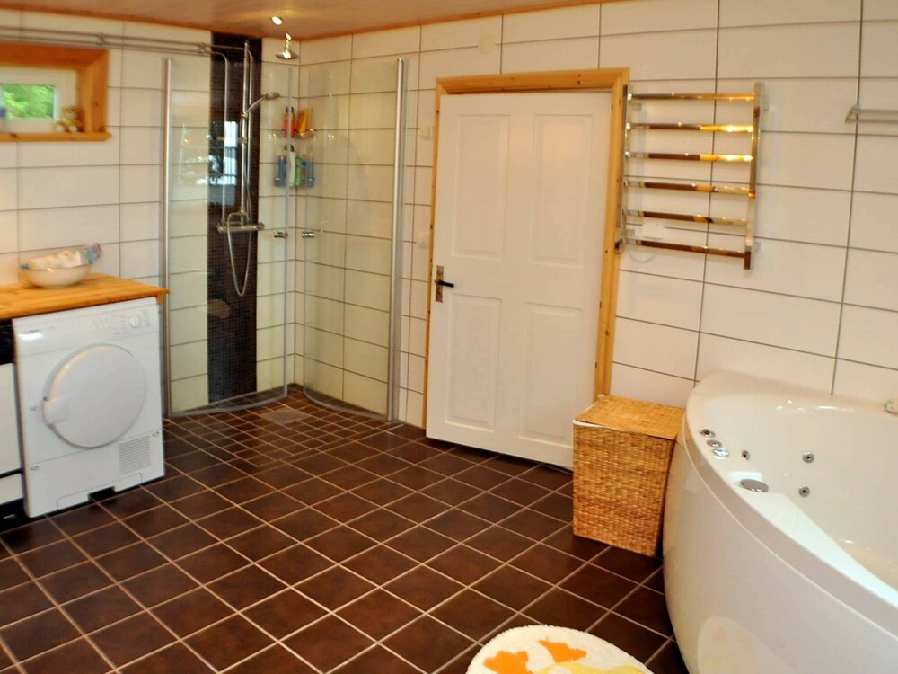 Photo 9