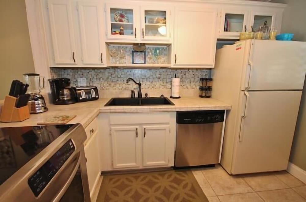 Sea Coast Gardens III 2 Bedroom Condo by Great Ocean Condos