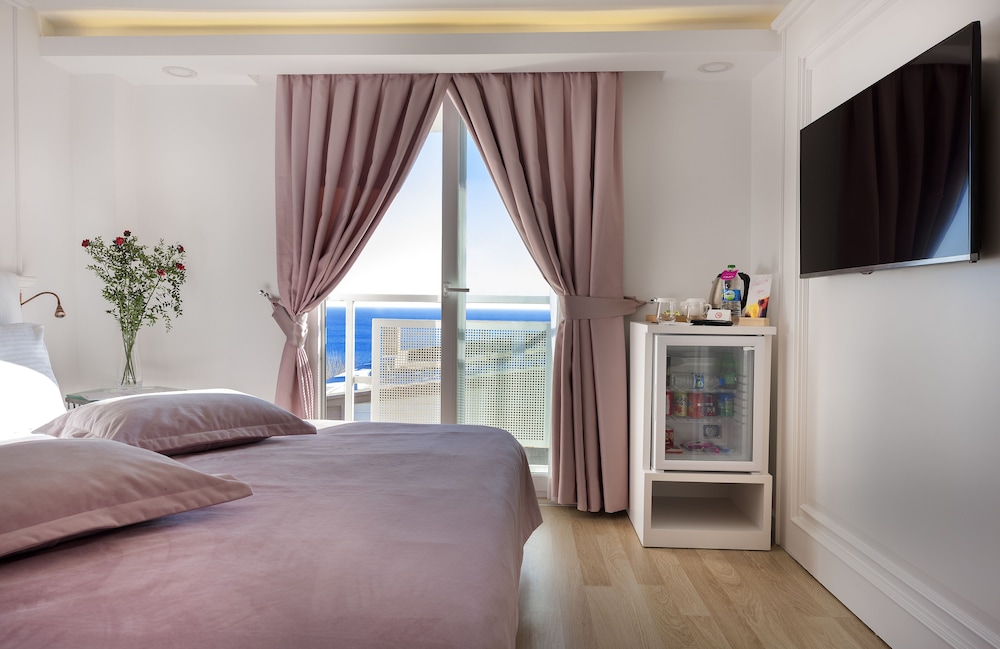 Nun By Laren Hotels - Image 42