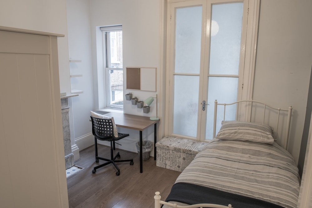 Toothbrush Apts - Ipswich Fonnereau Road