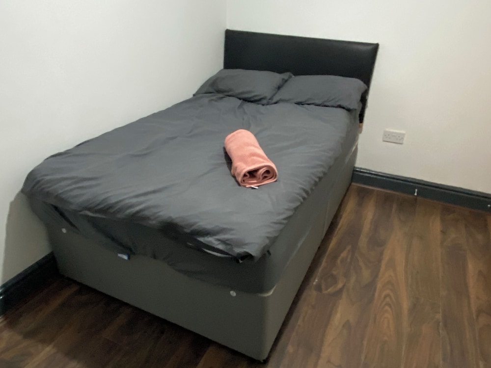 Room in Guest Room - Nice big Room in Coventry
