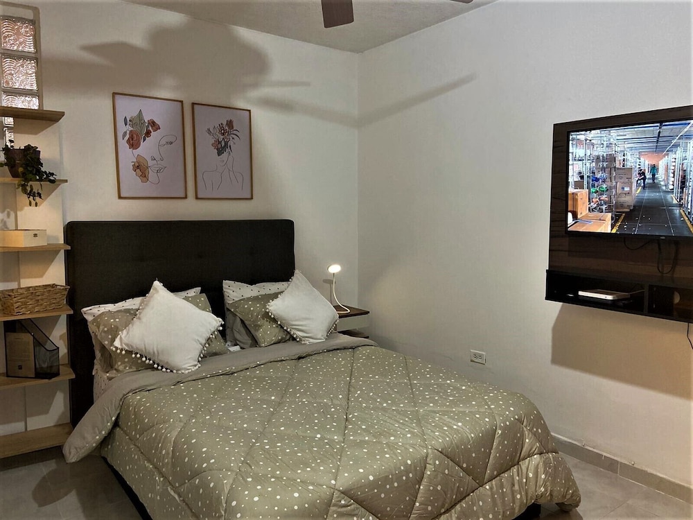 Mercanti Apts Caney view 3