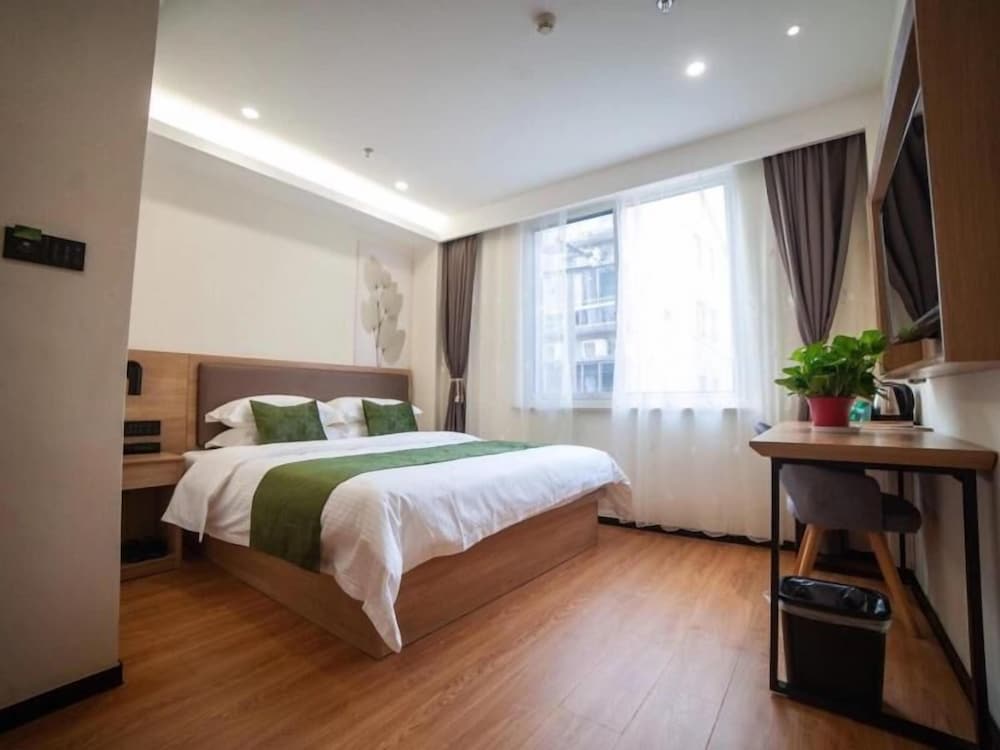 GreenTree Inn Suzhou Zhangjiagang Daxin Town Pingbei Road Express Hotel