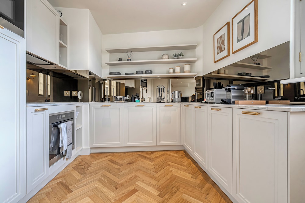 Luxury flats near Big Ben and London Eye