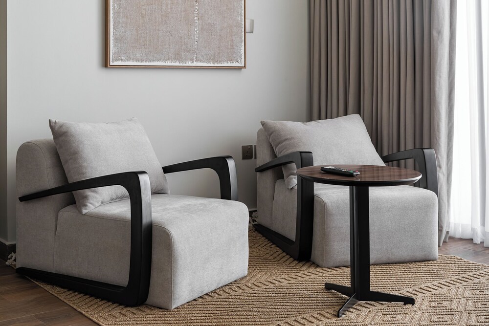 SIMPLY COMFORT Skyline Apts at Nobles Tower with Luxury Burj View