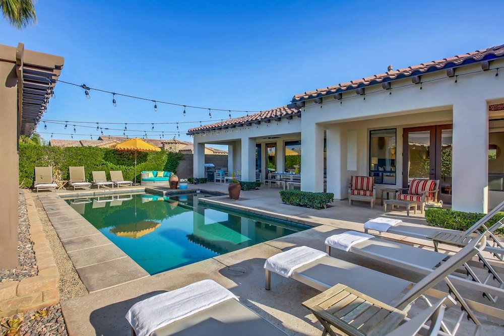 Elegant Desert Oasis Near Coachella Palm Springs