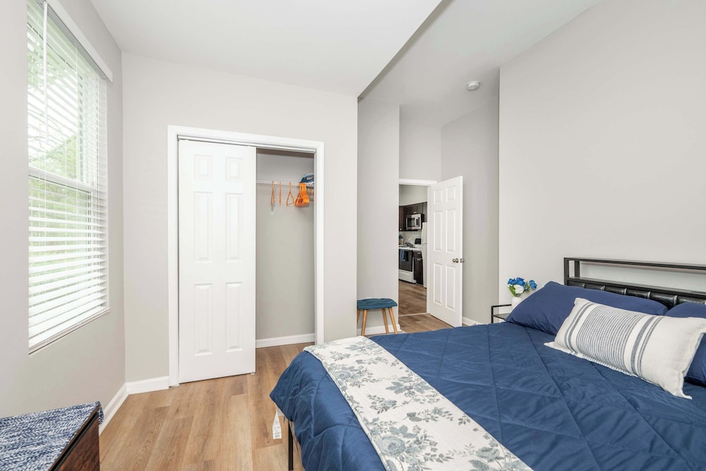 Queen City Retreat 1 - Cozy Home for 6 Near Attractions & Restaurants