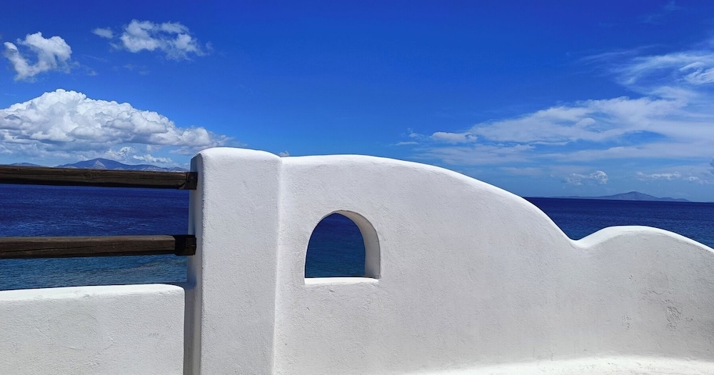 AURA PAROS