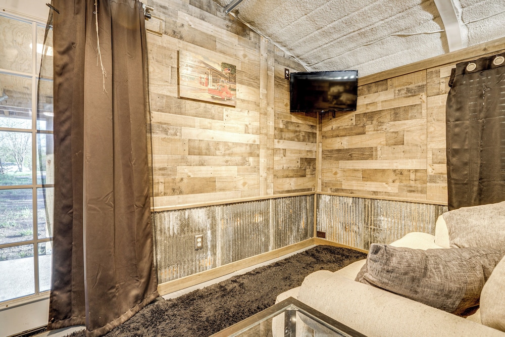 Peaceful Cabin Retreat Near Prairie Band Casino