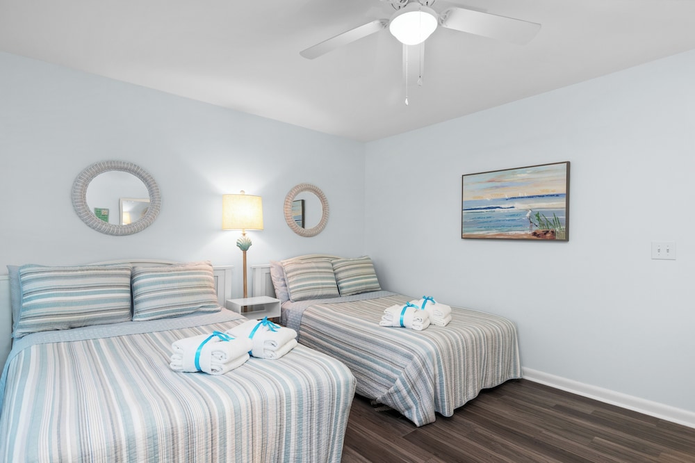 Searenity Awaits: 2-bd, 2-ba Coastal Escape! Perfect for 5! Pet Friendly!